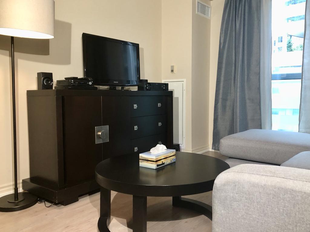 City Stay Condos - Downtown Toronto, Simcoe Street Apartment *