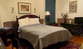 Bed & Breakfast Elliott House Toronto