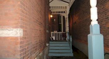 Elliott House Bed & Breakfast Toronto
