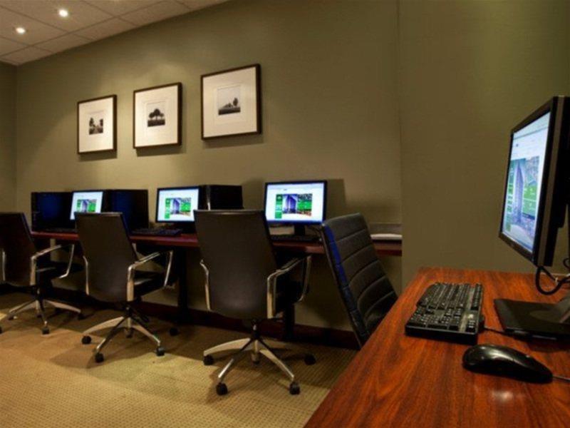 Courtyard By Marriott Downtown 3*