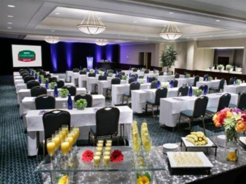 Hotel Courtyard By Marriott Downtown Toronto