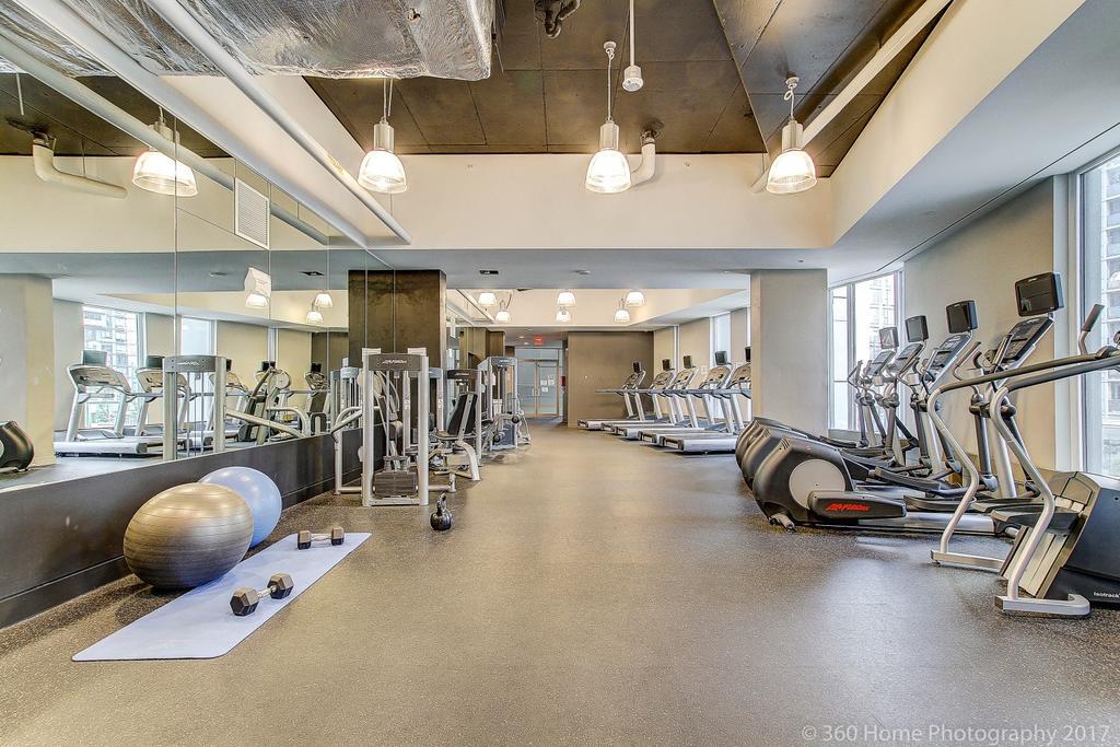 Bright 2 Bed Lakeview *
