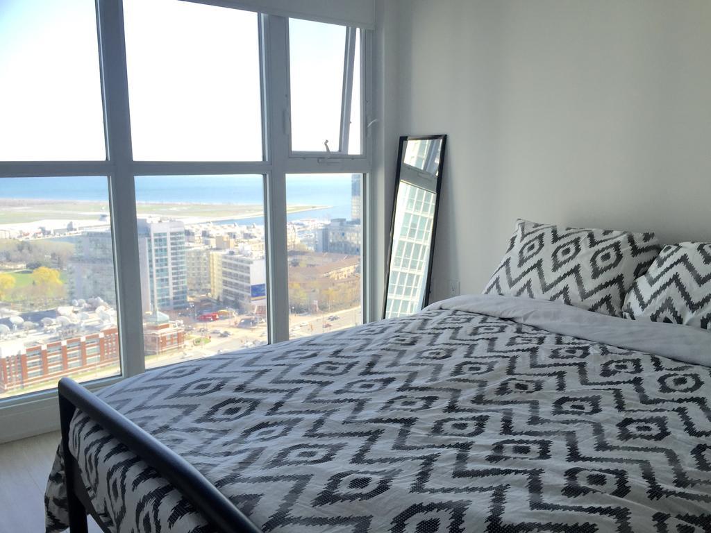 Apartment Bright 2 Bed Lakeview Toronto