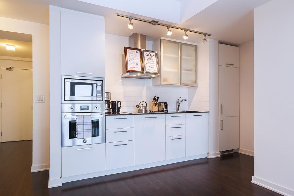 Apartment Trinity Suites - Luxury On York Street Toronto
