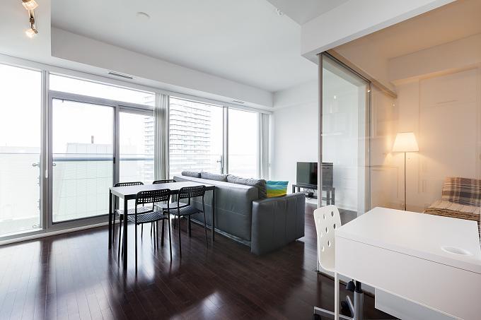 Trinity Suites - Luxury On York Street Apartment