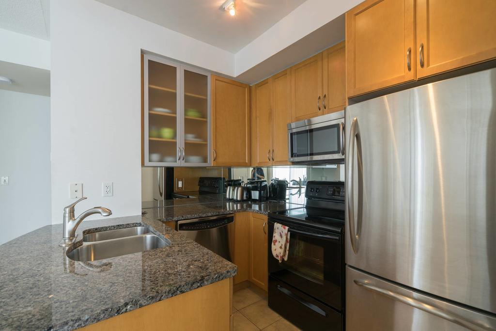 Yorkville Fantasy @ Yonge & Bloor Apartment