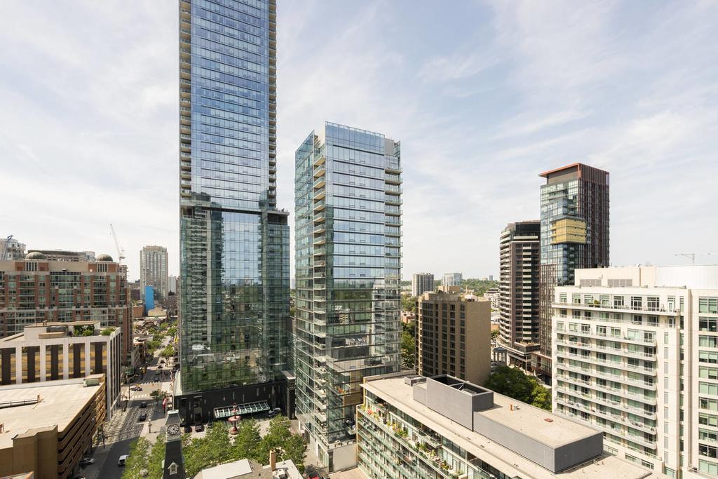 Yorkville Fantasy @ Yonge & Bloor Toronto