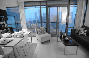 Apartment Escape - Bay & College- 37 Grosvenor Street Toronto