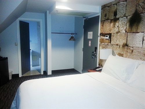 Isabella & Hotel 2*
