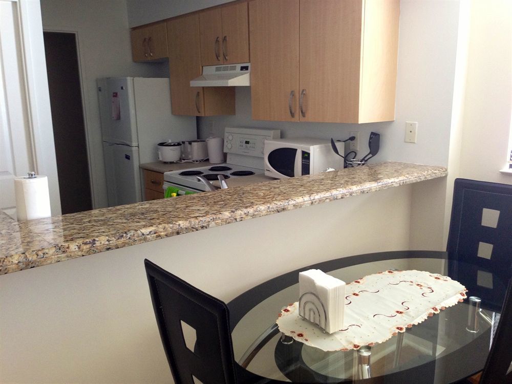 Apartment Furnished Living - Bay Street