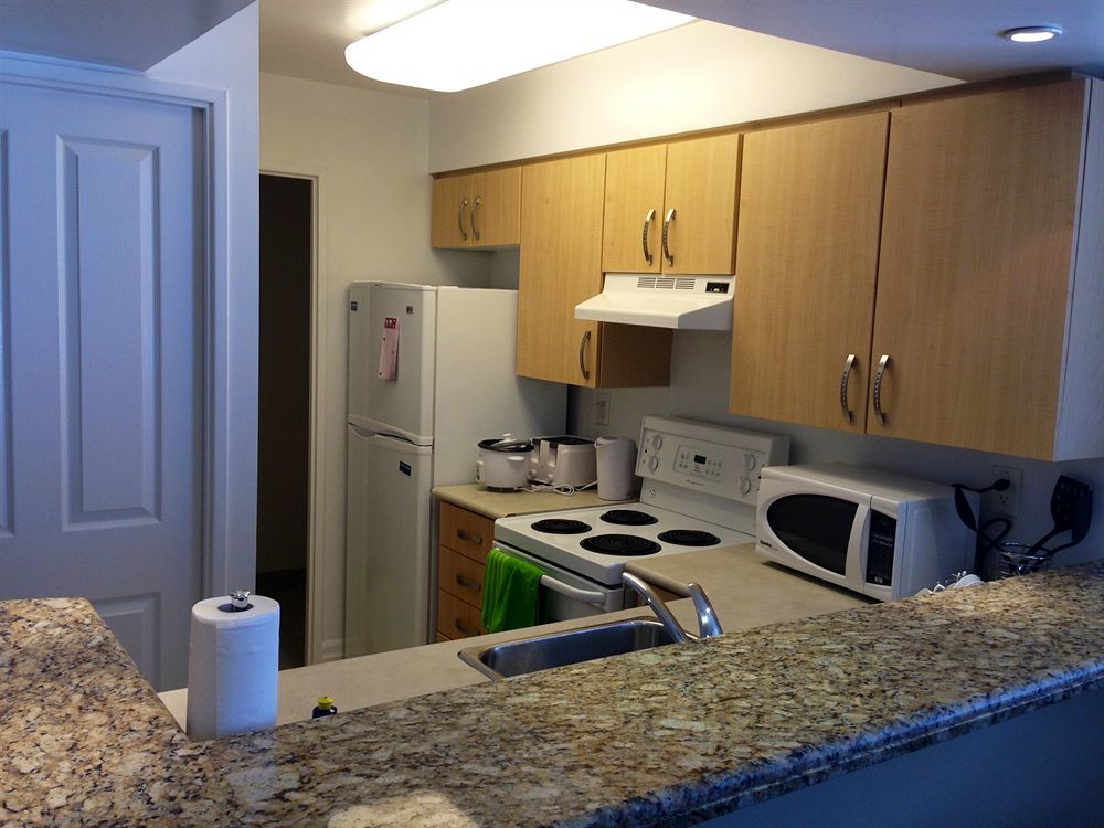 Furnished Living - Bay Street