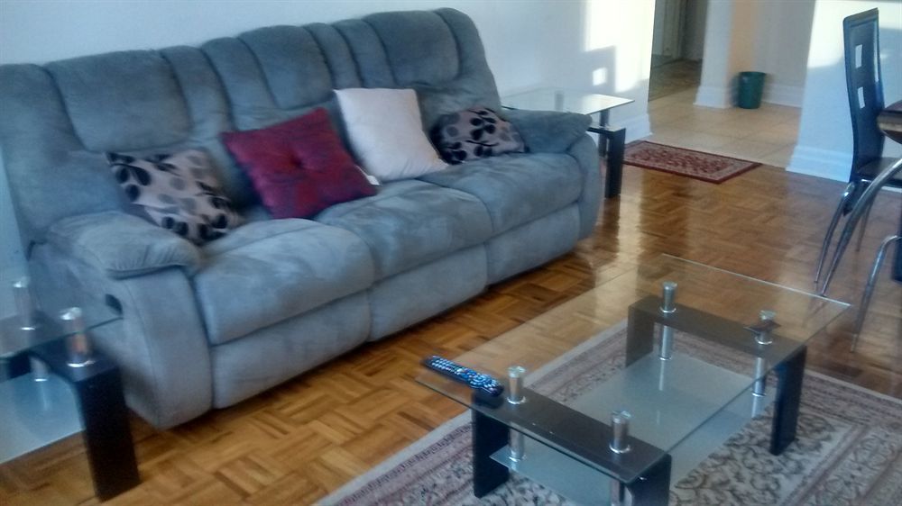 Furnished Living - Bay Street Toronto
