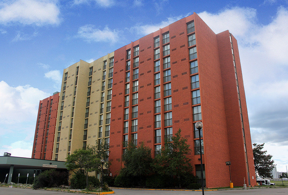 Hotel Edward North York 3*
