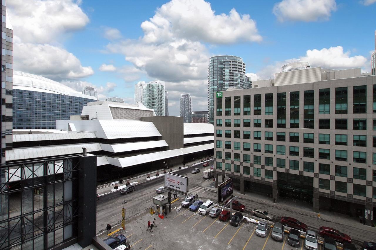Napa Furnished At Cn Tower & Maple Leaf Square Apartment *