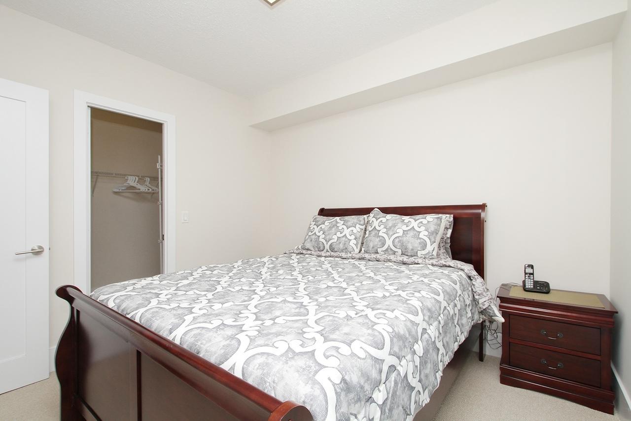 Napa Furnished At Cn Tower & Maple Leaf Square Apartment *