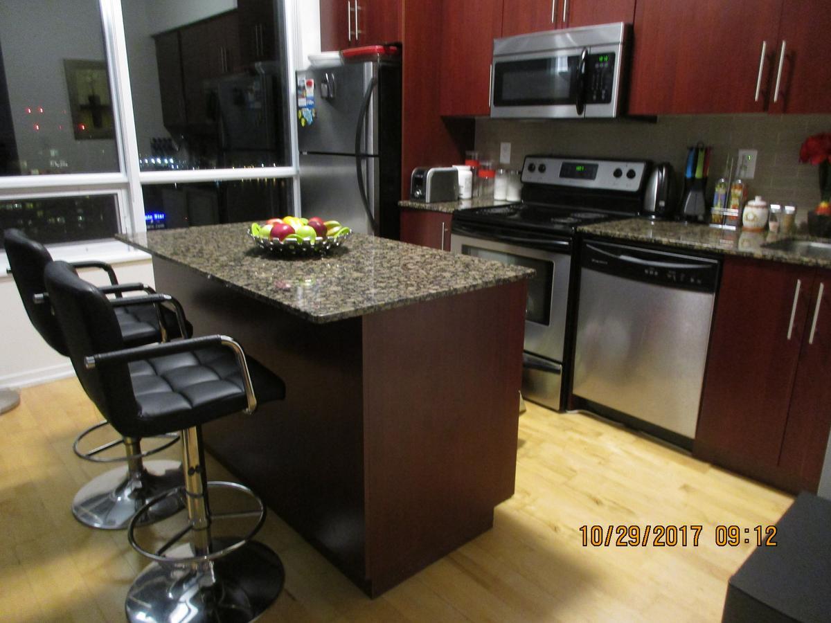 Luxury Penthouse Furnished Corporate In Downtown Apartment *