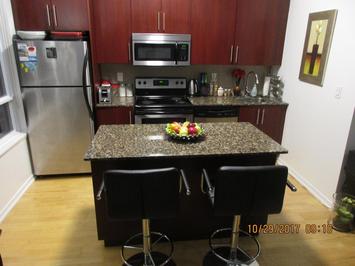 Luxury Penthouse Furnished Corporate In Downtown *