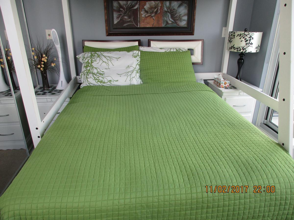 Luxury Penthouse Furnished Corporate In Downtown Apartment