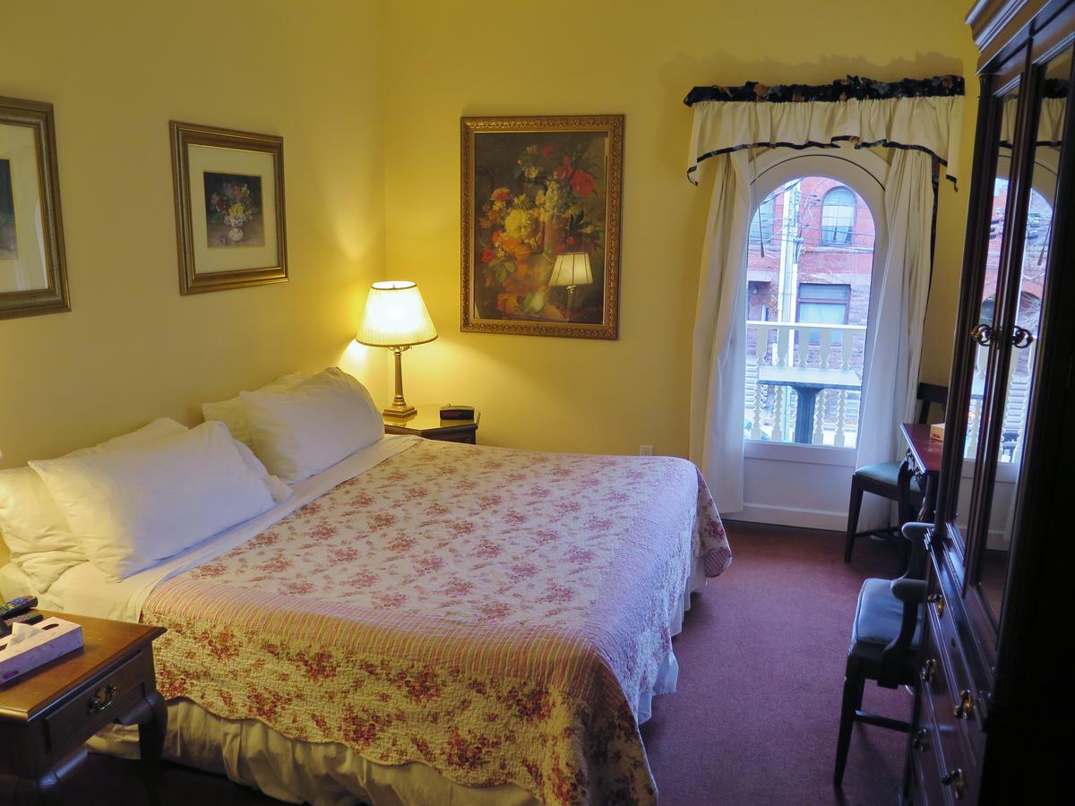 Madison Manor Boutique Hotel Toronto