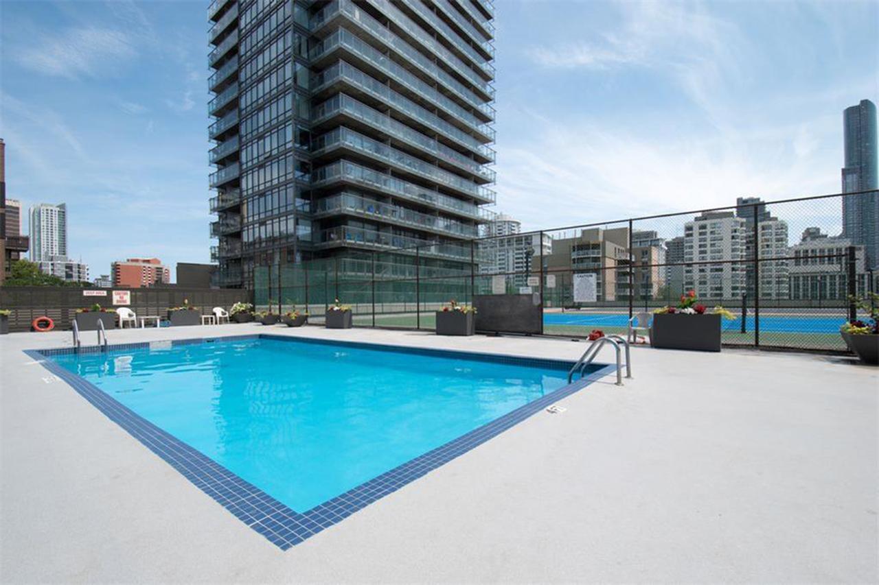 Apartment Yonge And Wellesley *