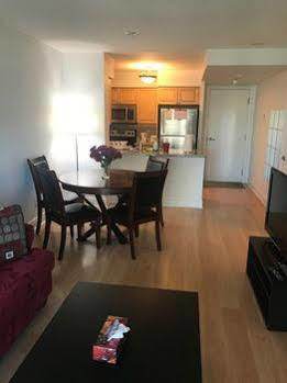 Hotel Kashaneh - 25 Greenview Toronto