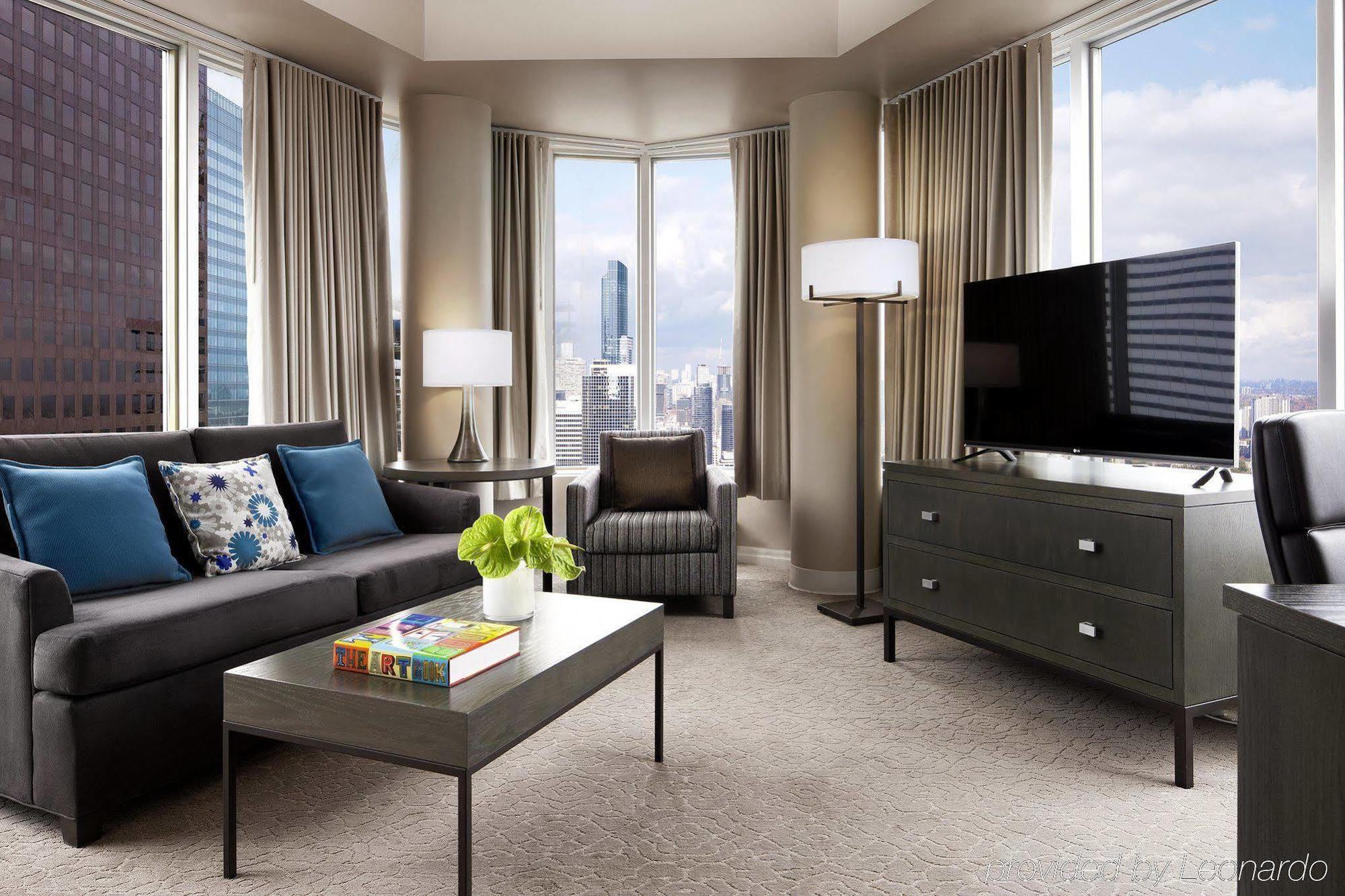 One King West And Hotel
