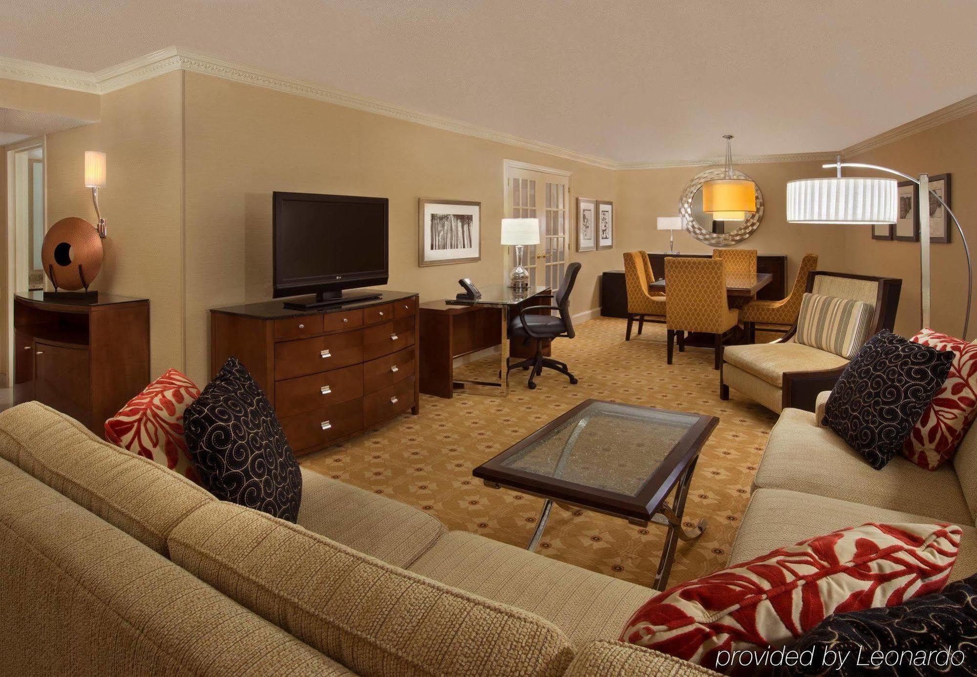 Hotel Airport Marriott 4*