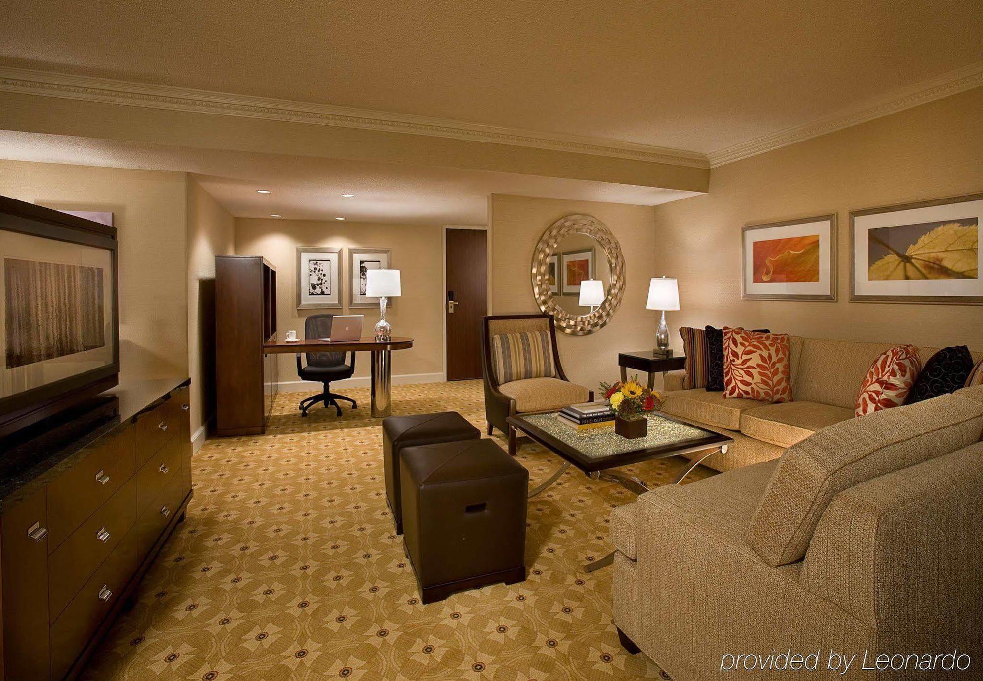 Airport Marriott 4*