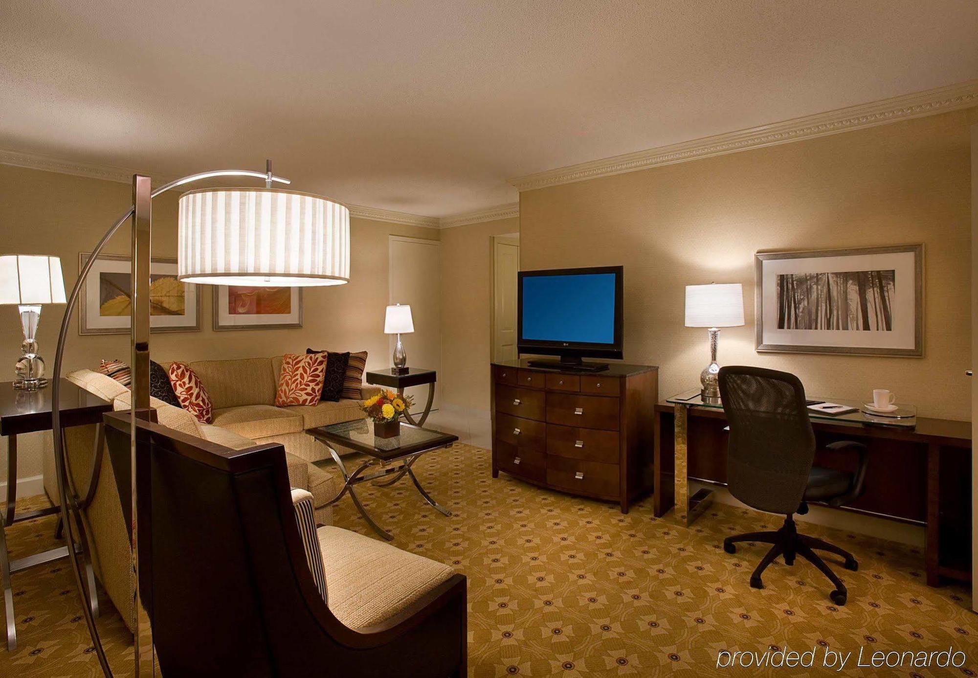 Hotel Airport Marriott Toronto