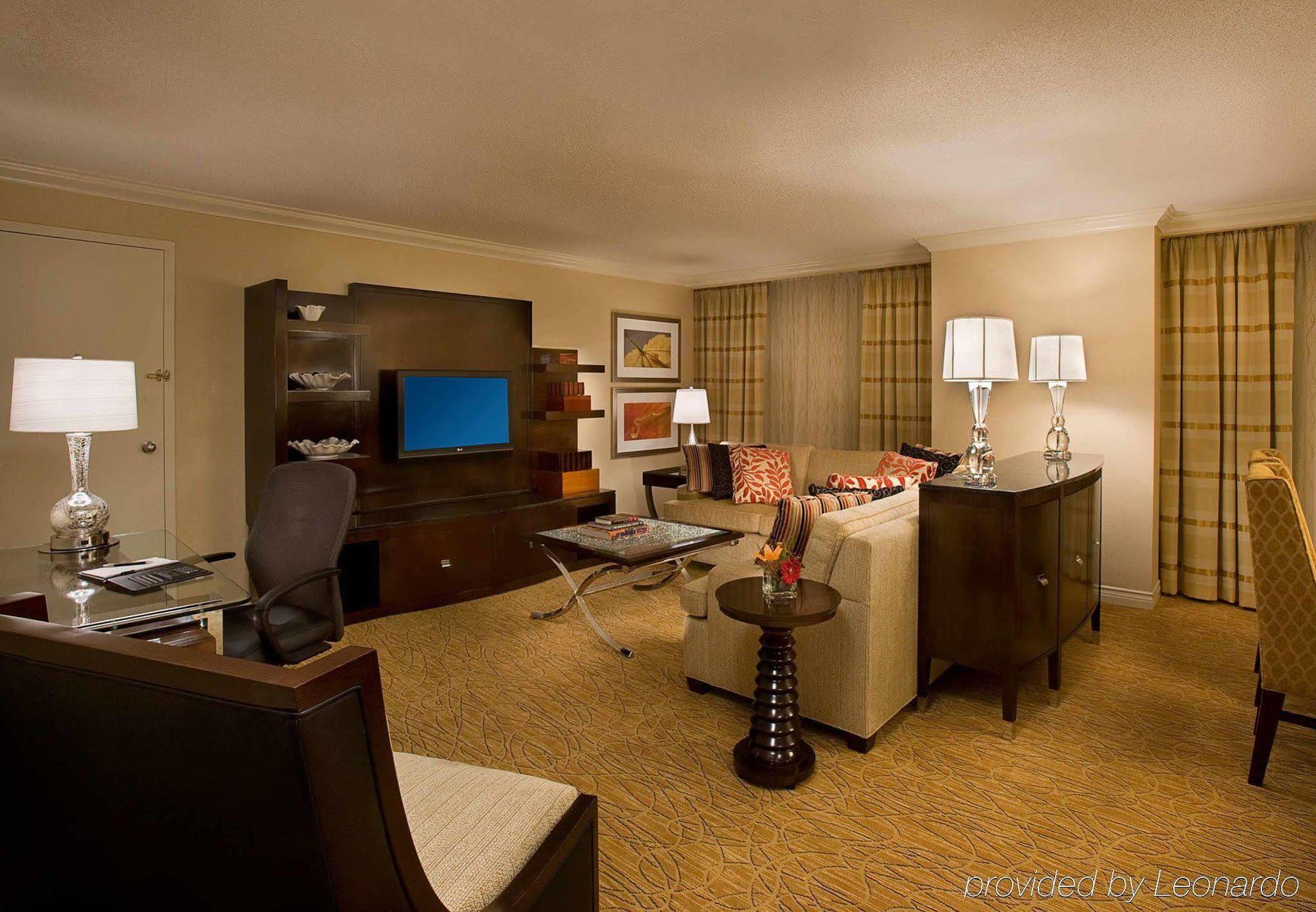 Airport Marriott Hotel