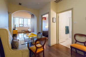 Hotel Applewood - 2 Bdrm King West 3*