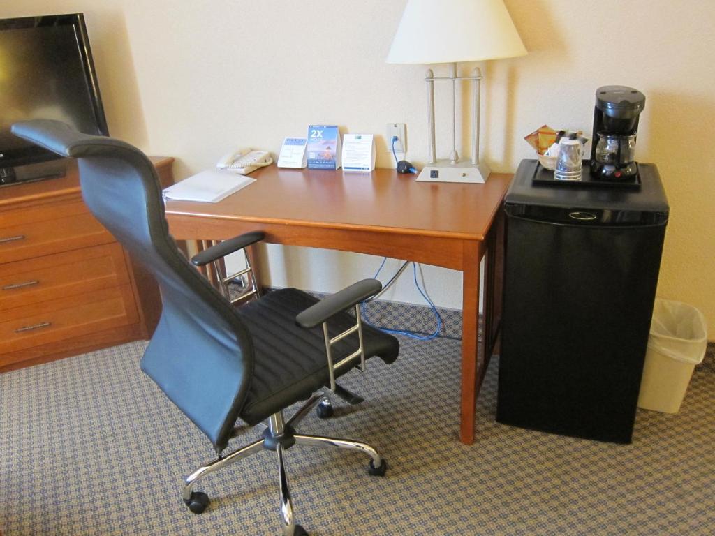 Express East, An Ihg Hotel Toronto