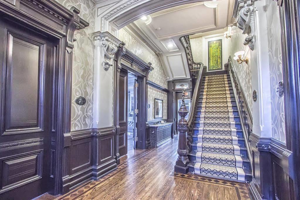 Maryam Suites James Cooper Mansion 4* Toronto