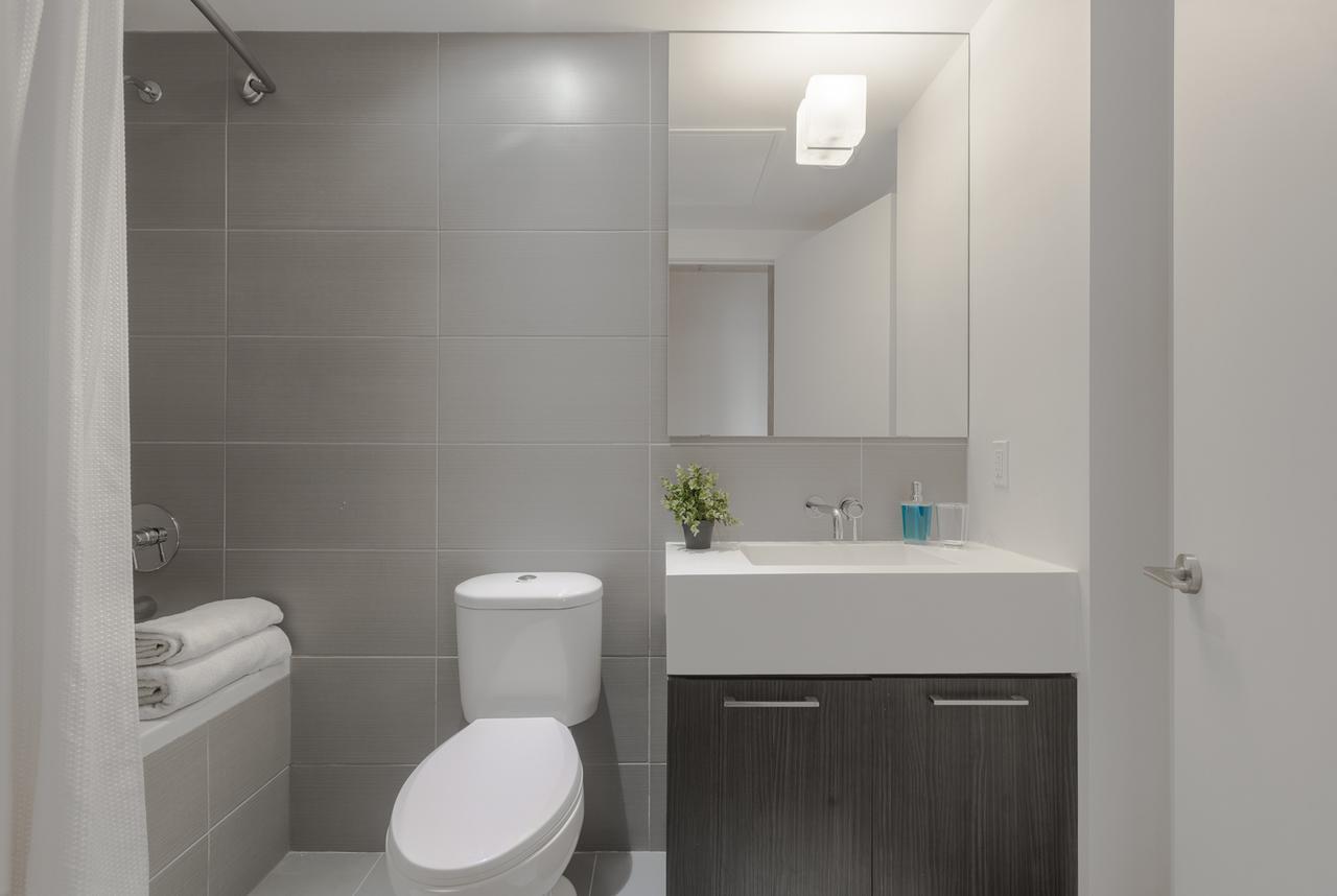 Noel Suites - Fashion District * Toronto