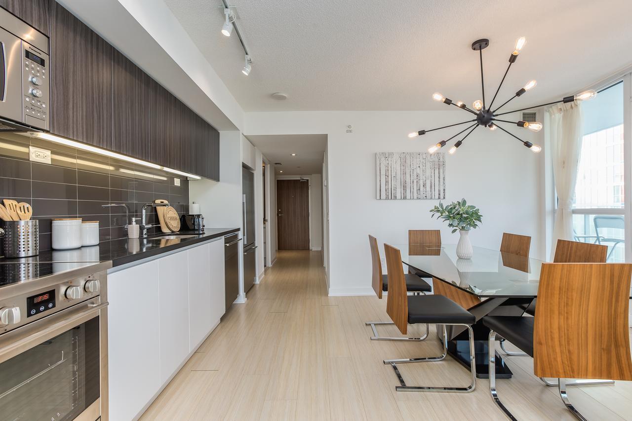 Premium 2-bedroom With Cn Tower & Views Toronto