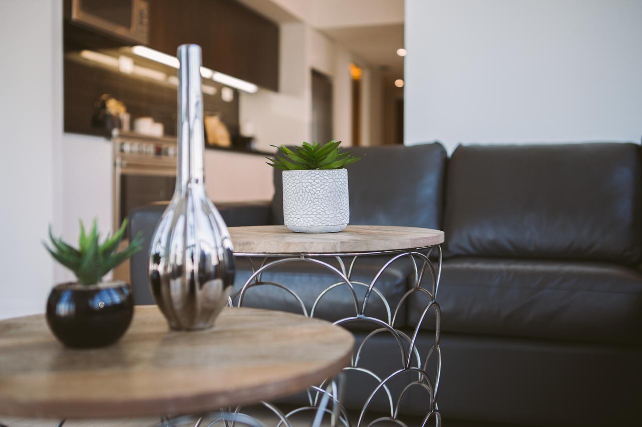 Premium 2-bedroom With Cn Tower & Views Apartment *