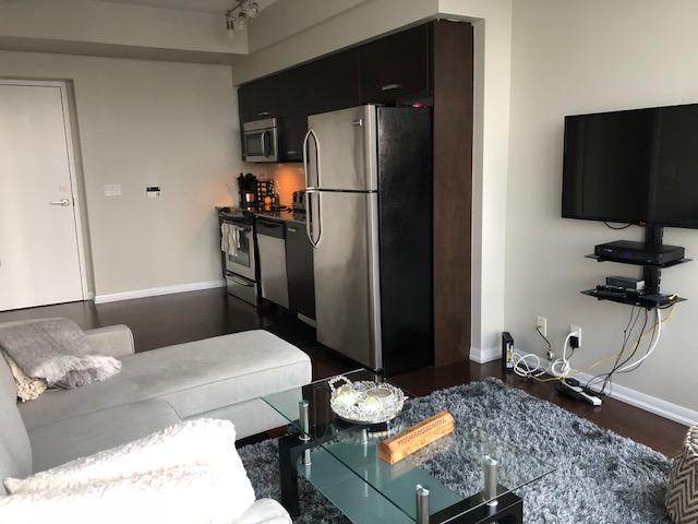 Cn Tower View - Furnished Apartmnets At Bay Street Toronto