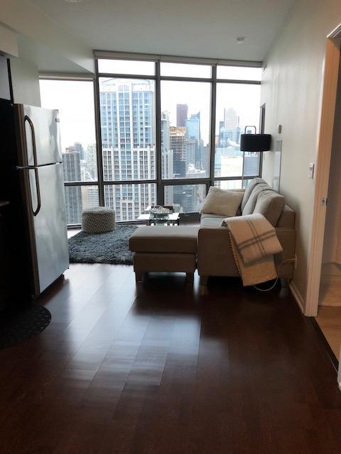 Apartment Cn Tower View - Furnished Apartmnets At Bay Street *