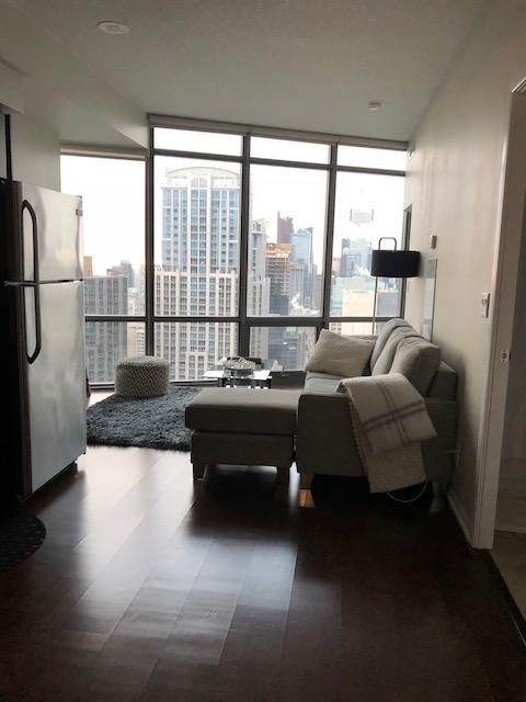 Cn Tower View - Furnished Apartmnets At Bay Street Apartment