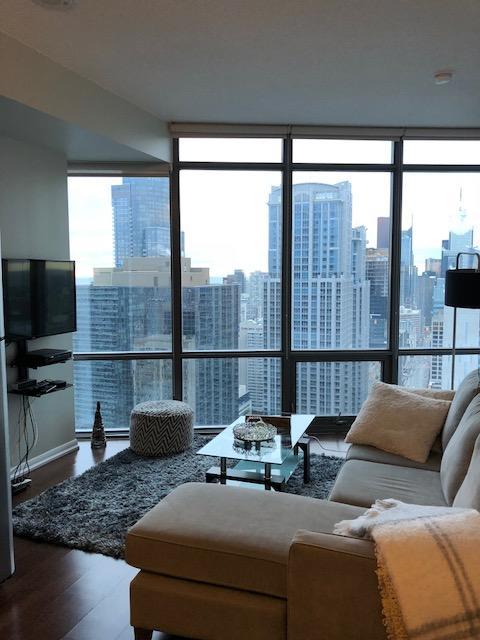 Cn Tower View - Furnished Apartmnets At Bay Street * Toronto
