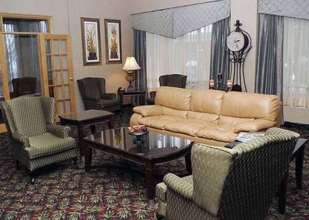 Four Points By Sheraton Airport East Hotel 3*