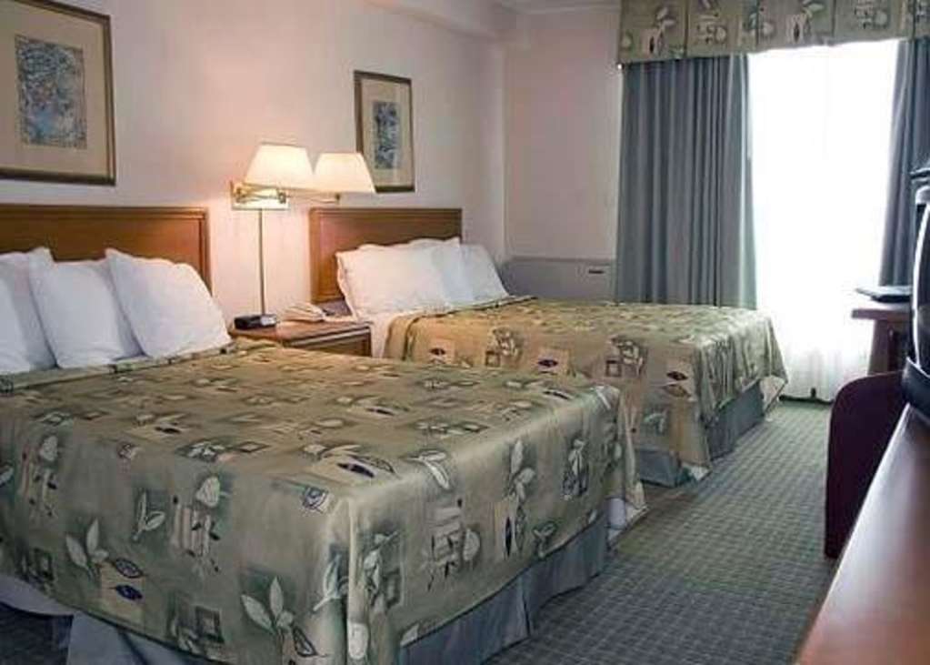 Four Points By Sheraton Airport East Hotel