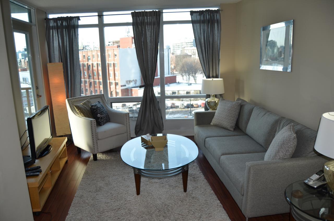 Skydome Furnished Residences * Toronto