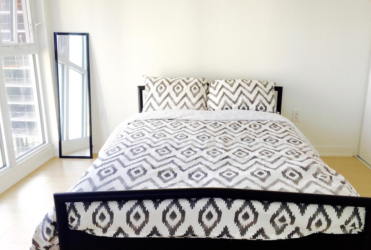 Apartment Bright 2 Bed Lakeview Toronto