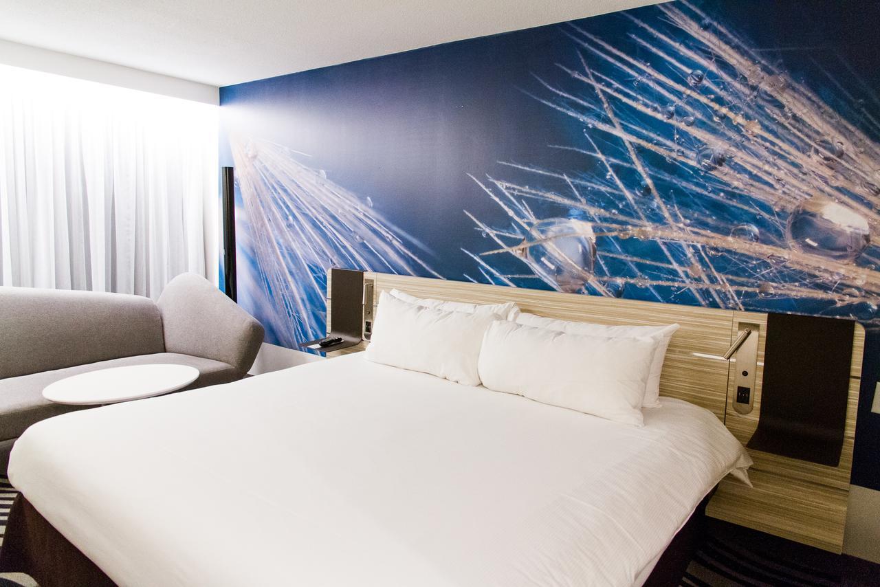 Novotel North York 3*
