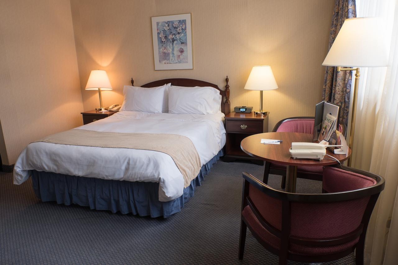 The Roehampton 3* Toronto