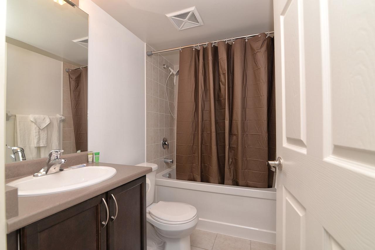 Apartment Napa Furnished At Cn Tower & Maple Leaf Square