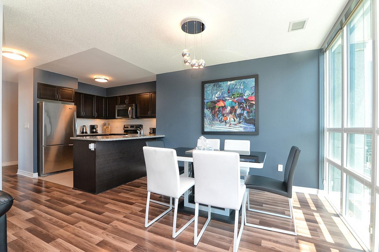 Napa Furnished At Cn Tower & Maple Leaf Square Apartment Toronto