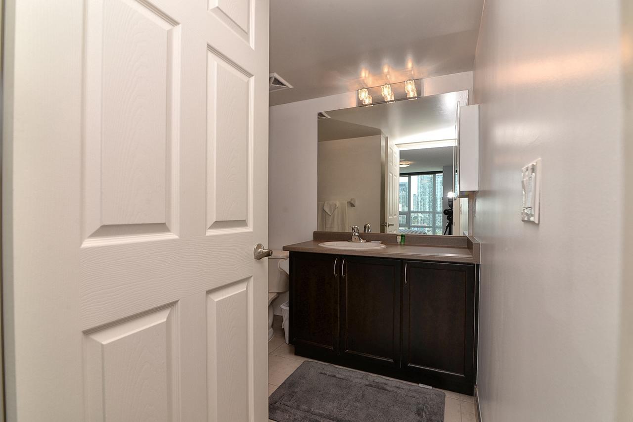 Apartment Napa Furnished At Cn Tower & Maple Leaf Square *