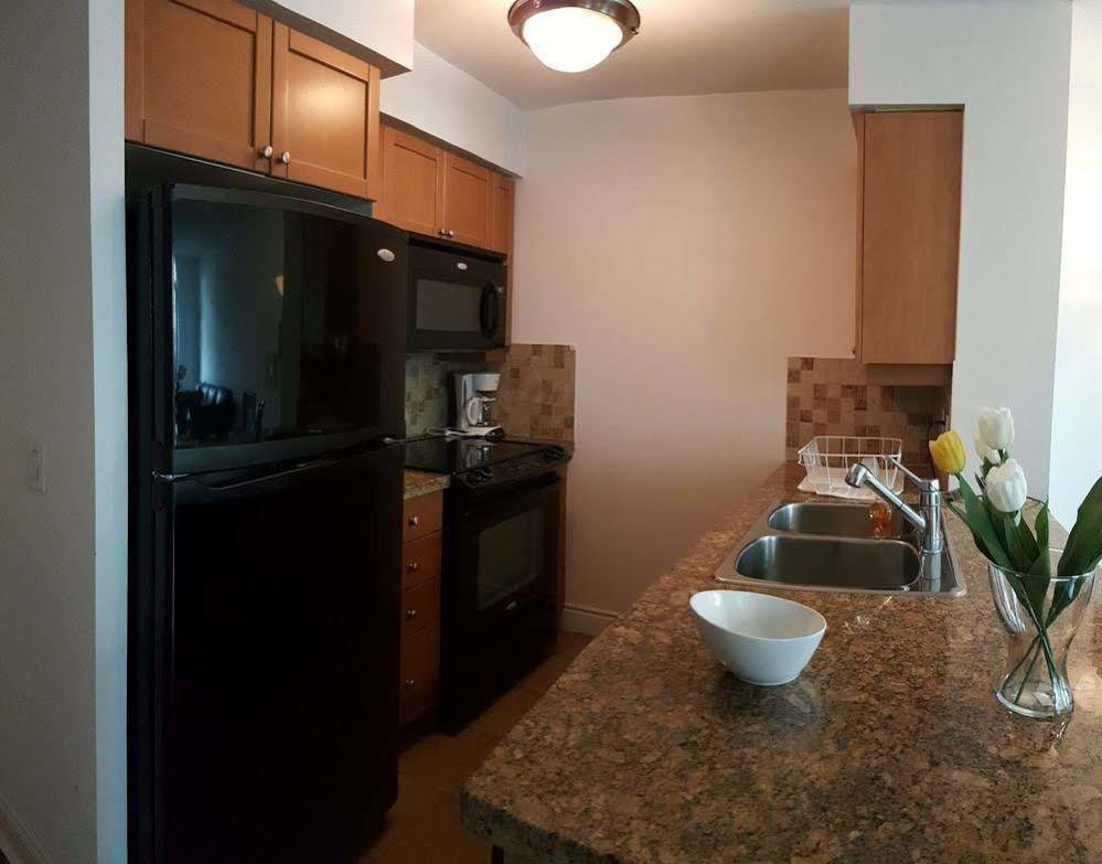 Kashaneh - 25 Greenview 3* Toronto